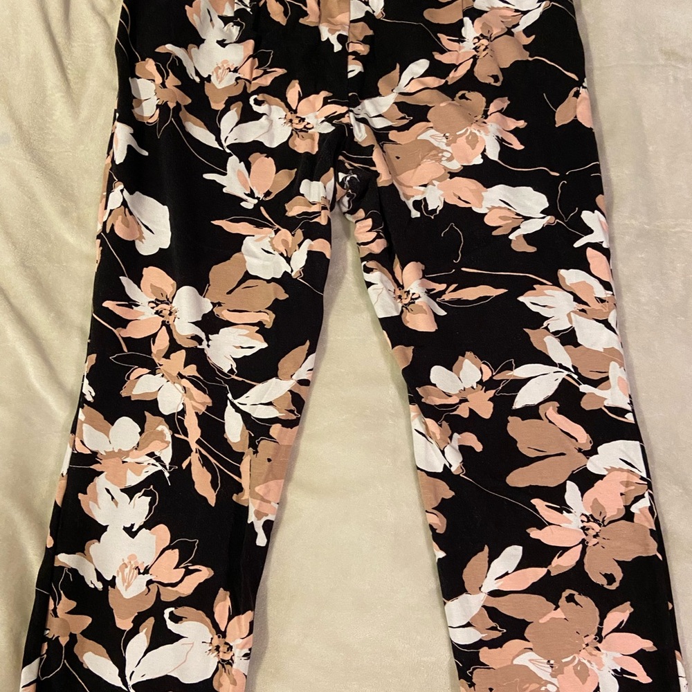 Liz Claiborne Emma Ankle Pants Black Floral Ponte Knit 4 Way Stretch